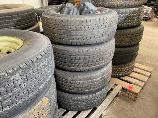 Trupa de Anul Bun (4x)