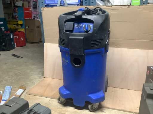 Nilfisk Alto Industriestaubsauger