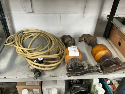 Pneumatic breakers (2x)