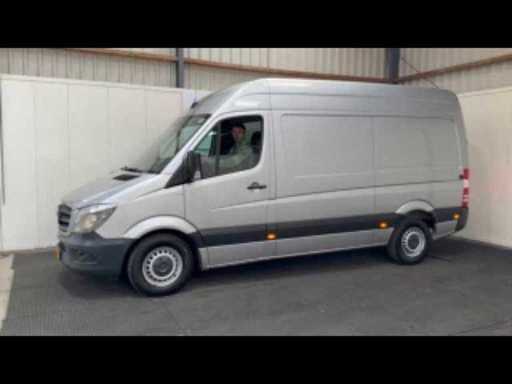 026ce194-527b-4fc4-ac4d-75429bc60923.mp4