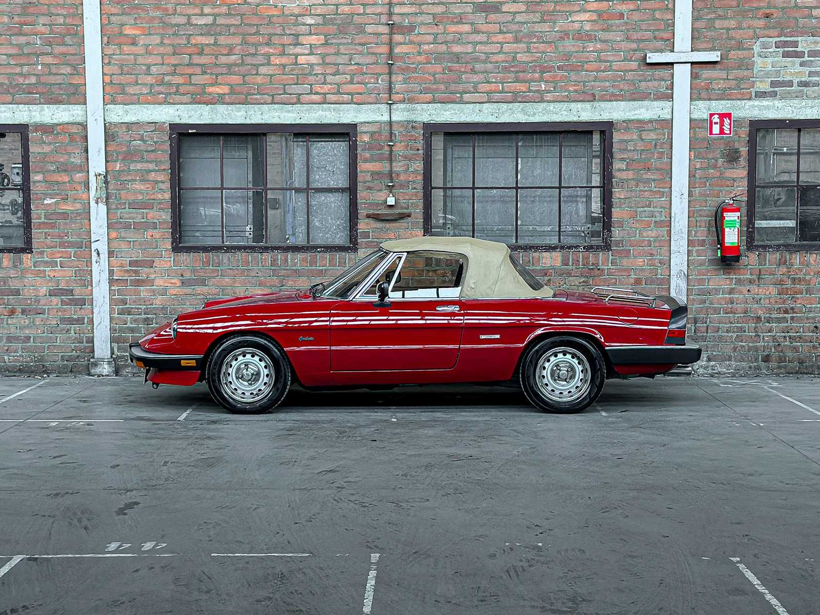 Alfa Romeo Spider 2.0 118pk 1987, NS-842-F
