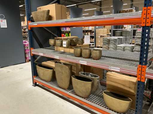 Lotto di vasi e pentole in ceramica e terracotta