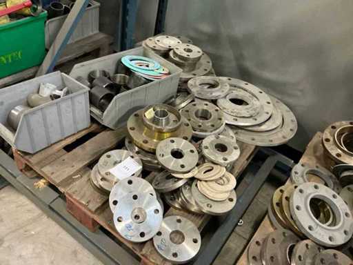 Batch of various flanges