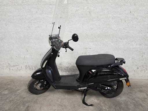 BTC - Snorscooter - Riva II - 4T 25km uitvoering dkr48s
