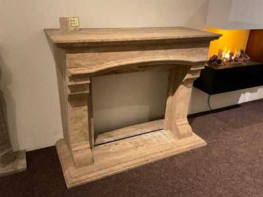 Kamin aus Naturstein