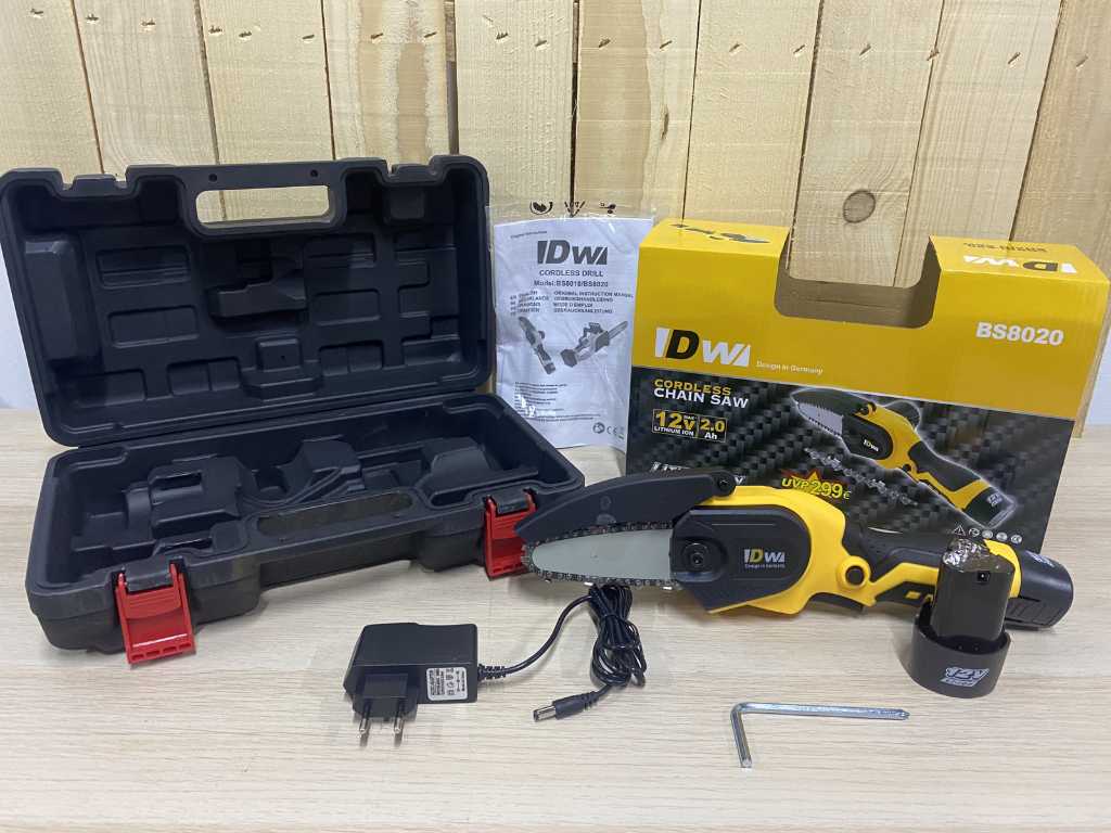 DW BS8020 Cordless chain/pruning saw "unused"