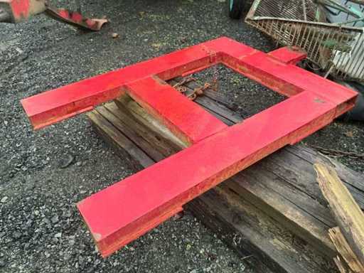 Vorkheftruck overzet voor machinetransport