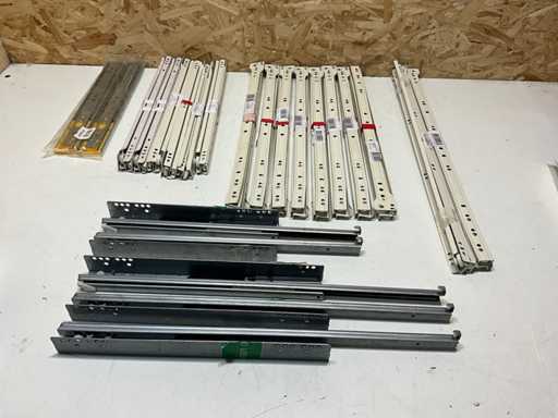 Slitte per cassetti di varie dimensioni (23x)