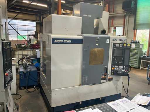 1998 Mori Seiki SV400 verticaal CNC-bewerkingscentrum met 4-assig