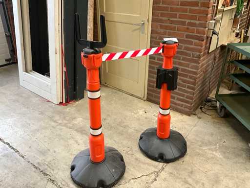 Skipper Bollard with pedestal (2x)