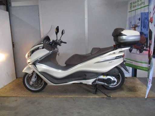 Piaggio X10 - Motorscooter - ABS/ASR 500 cc - Motorcycle