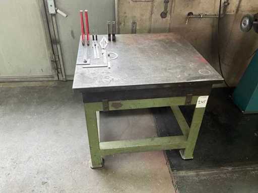 Stół spawalniczy z akcesoriami