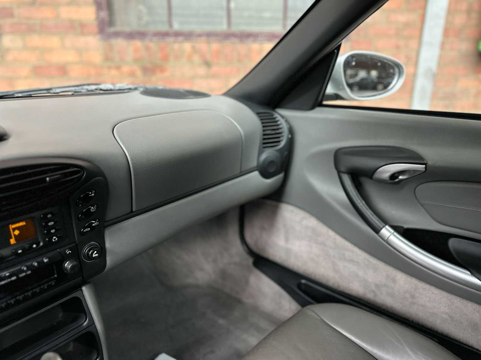 Porsche Boxster S 3.2 Tiptronic 248pk 2001, 62-XN-GK