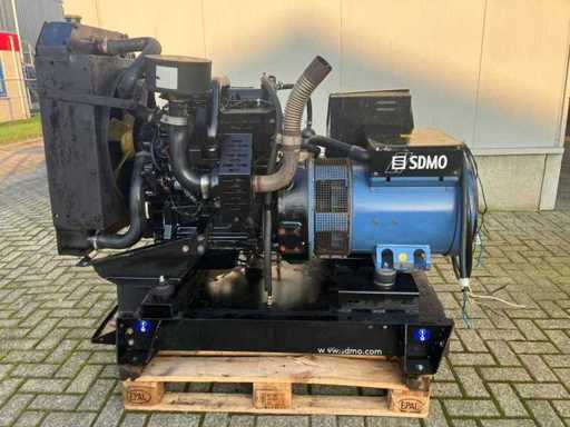 SDMO / John Deere - JM40K mit Übertragungsschrank - Stromgenerator