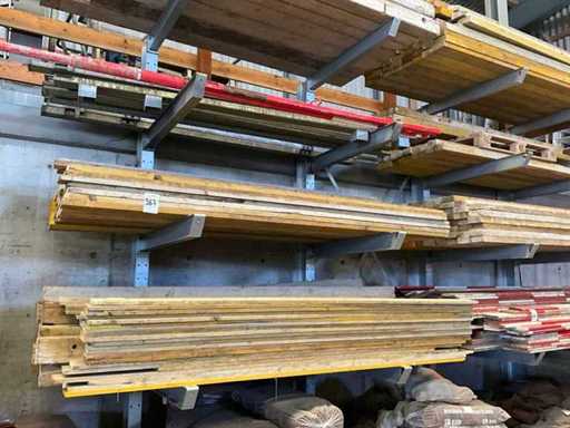 Beaucoup de bois de construction