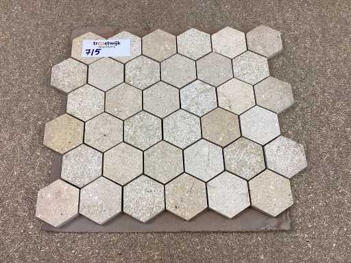 Natuursteen Limestone Beige Mix Hexagon 5x5 cm Mozaïektegel 30x30 cm 19 stuks