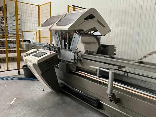 Calvet industriële CNC gestuurde zaagmachine-installatie