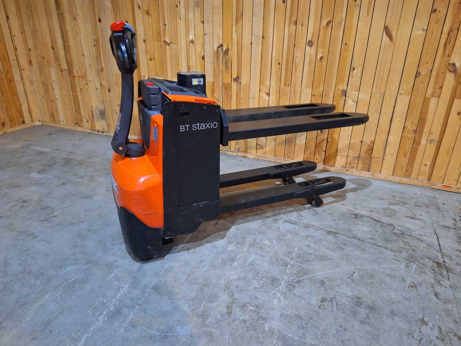 BT – SWE080L – Stacker