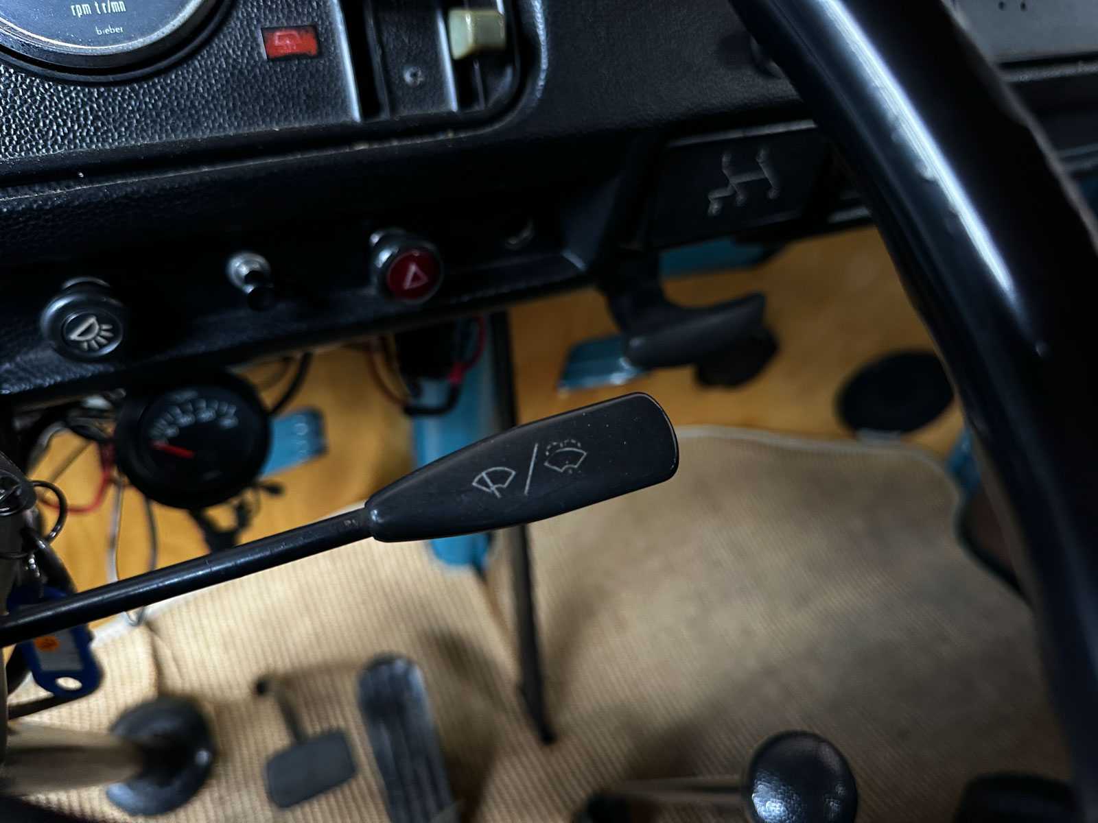 Volkswagen 23-517 Camper 1973, 07-YB-44