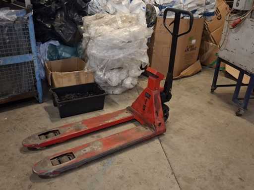 DELTA KONSTRUKTI - Transpalet con báscula digital