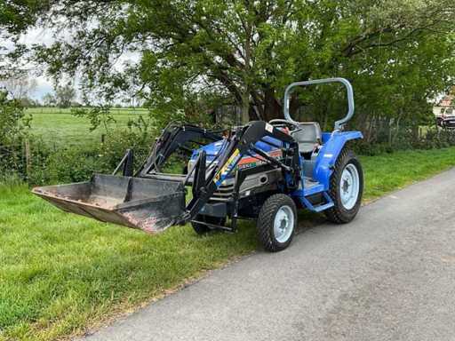 Iseki GEAS 233 with front loader