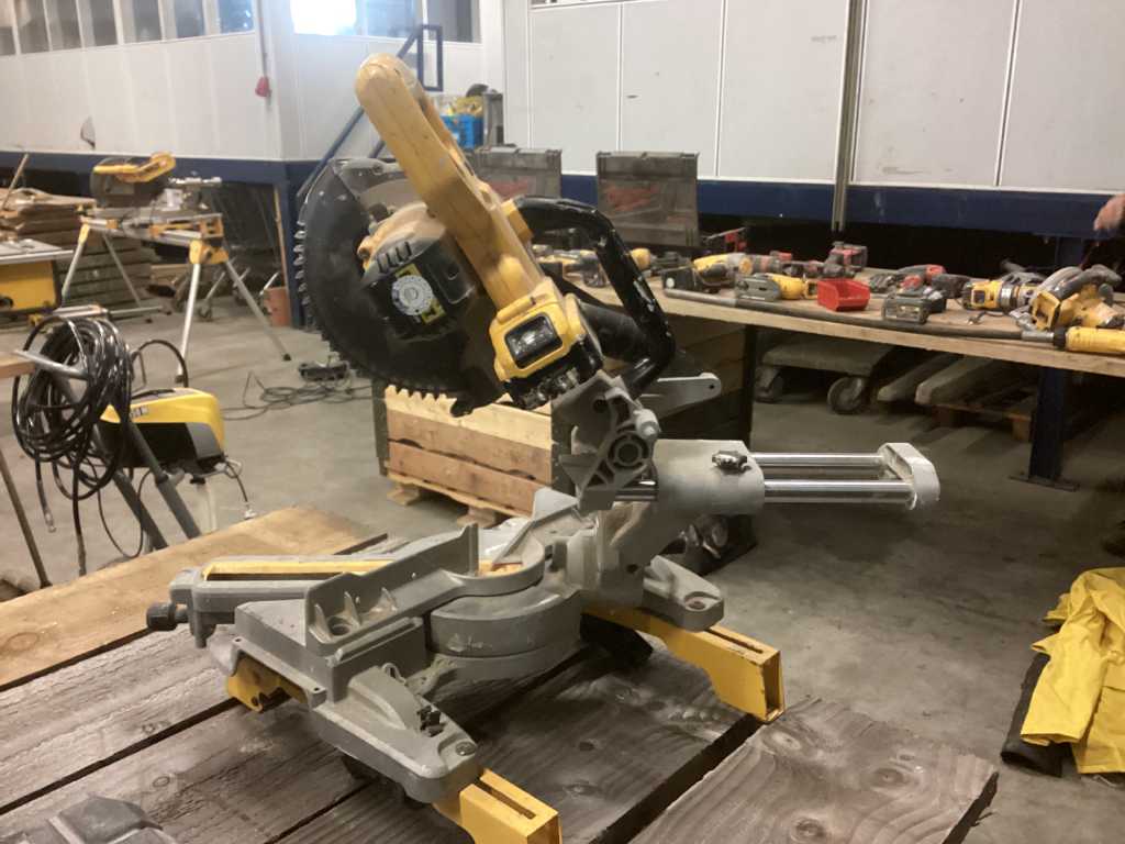 Dewalt cordless discount radial arm saw