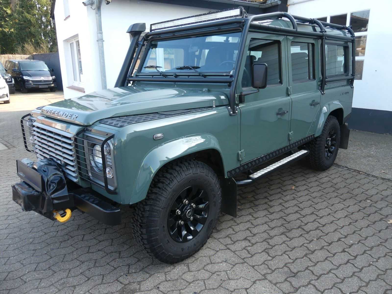 Land Rover Defender 110 Station (2014) z silnikiem wysokoprężnym