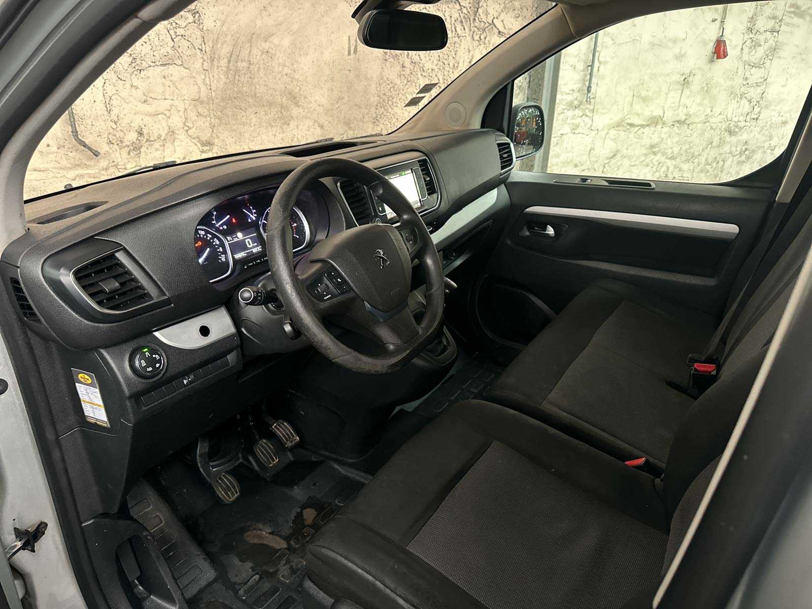 Peugeot Expert Traveller 1.5 9-Sitzer 120 PS 2019