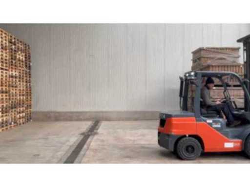 9b38f5ea-ee59-4e04-80f4-3fbba370d40a.mp4