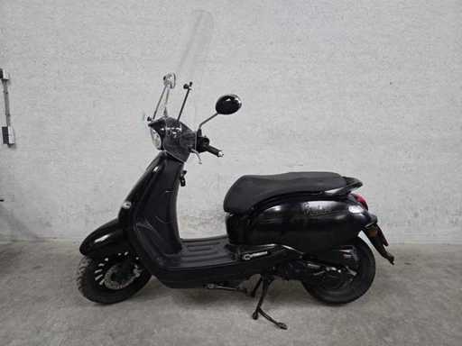 BTC - Skuter - Cruise E4 - 4T 25km wersja drz75l