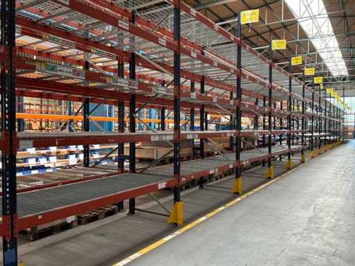 Pallet rack without contents (3 times the field size)
