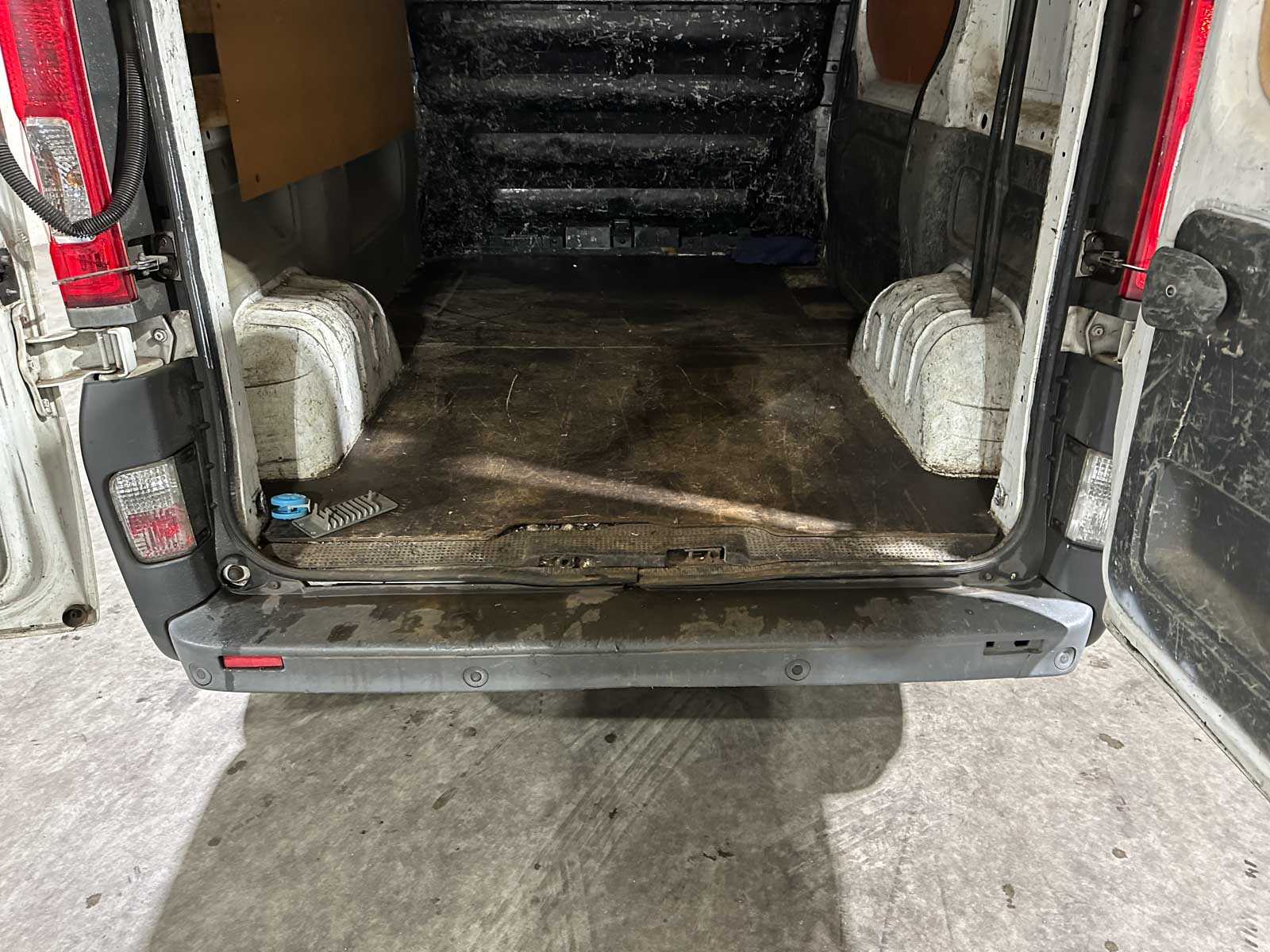 Renault Trafic 2.0 dCi T27 L1H1 Eco Black Edition 89pk 2014 (Origineel-NL), VJ-606-F