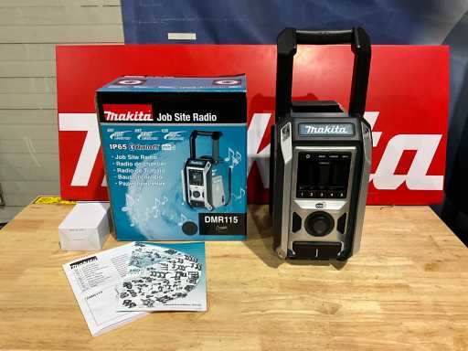 Makita DMR115 Radio de chantier Bluetooth/DAB+ sur batterie