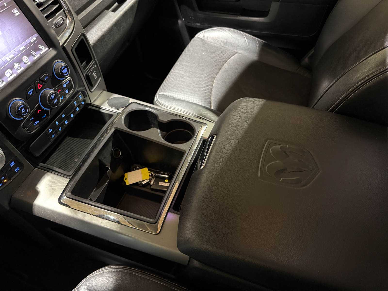 Dodge Ram 1500 5.7 V8 Quad Cab 6'4 401hp 2015 (Original-NL), VN-540-B Commercial Vehicle