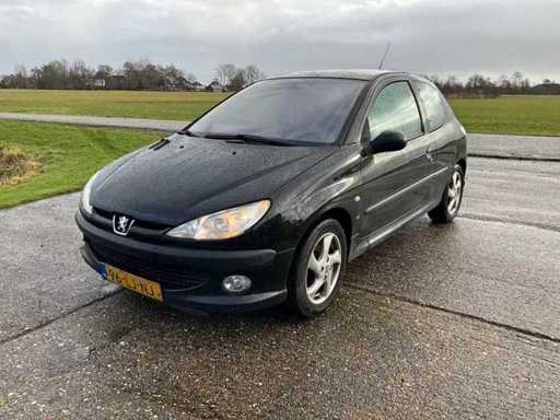 2003 Peugeot 206 1.6 XS Samochod osobowy