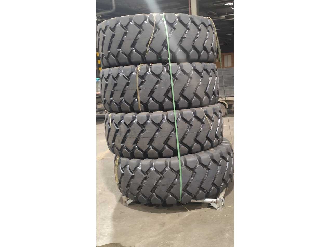 Truck tire (4x)