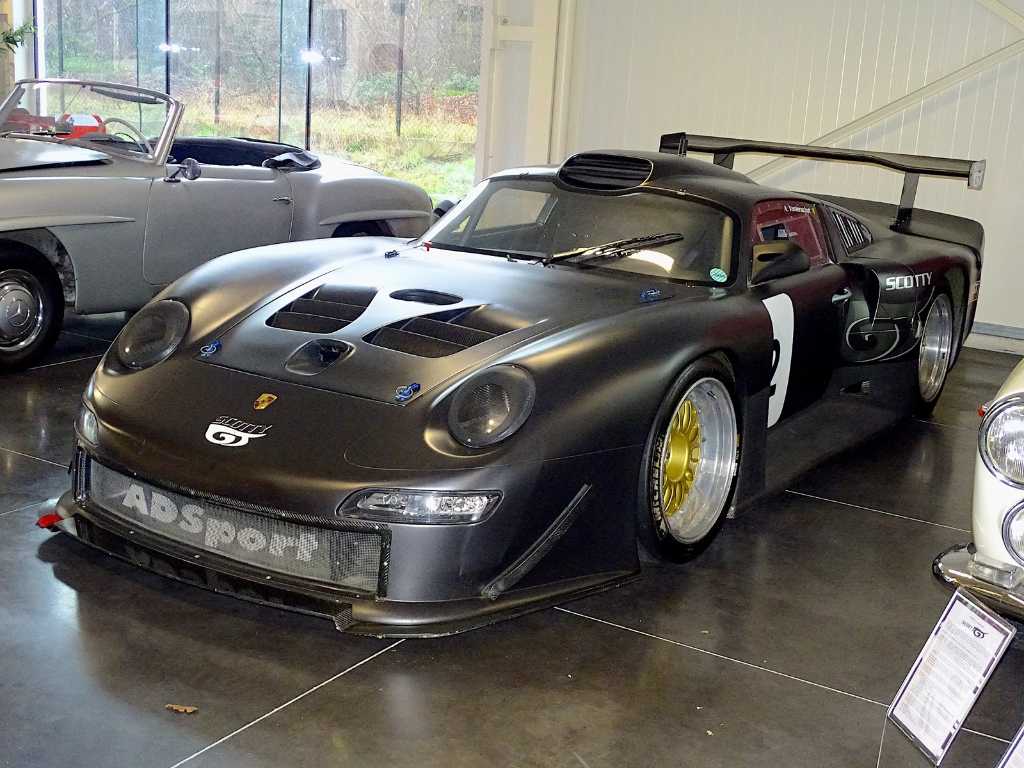 Samochód wyścigowy Scotty GT klasy GT1