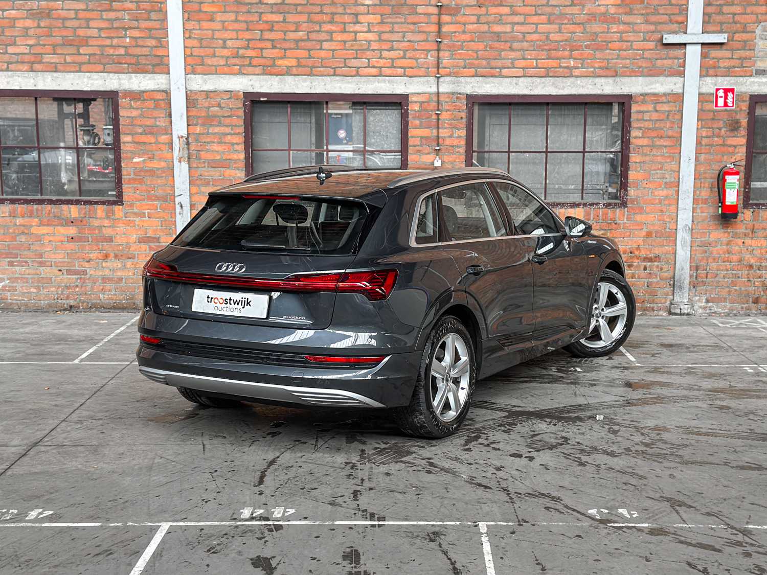 Audi e-tron 50 Quattro Launch Edition 71 kWh 313pk 2020 (Origineel-NL & 1e Eigenaar), J-840-LR