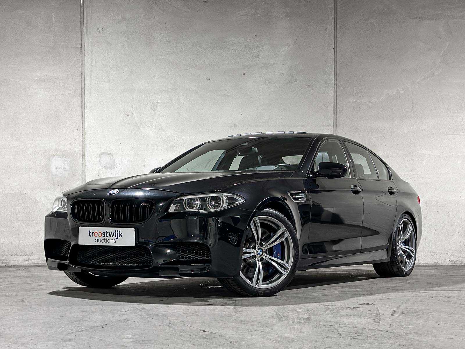 Luxury, sports and classic cars te Tiel