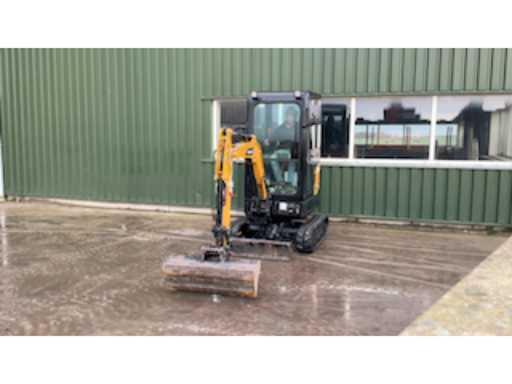 e95c7104-b5ac-46a1-8ee6-3ddf44e82785.mp4