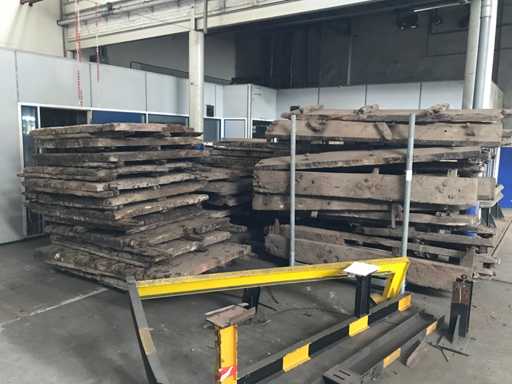 Lemn de ?emineu pentru petrecere