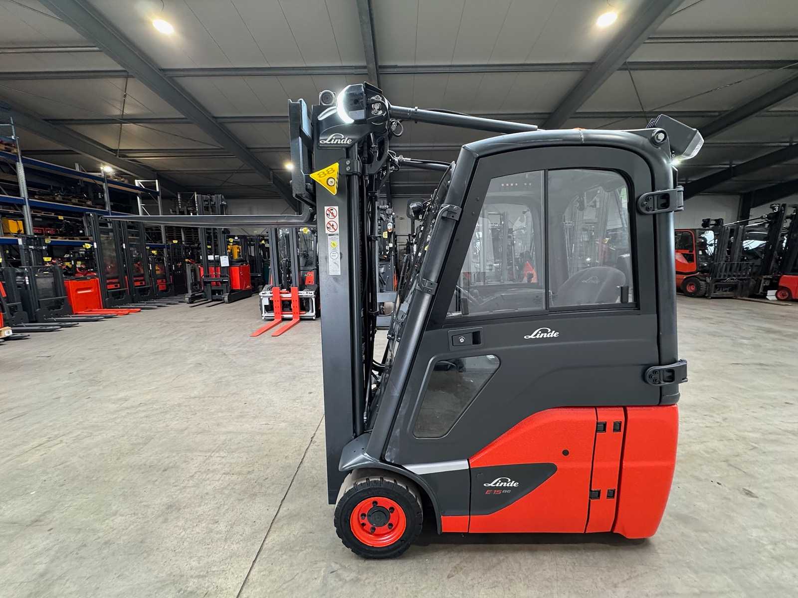 2020 Service + UVV 03/2027 Linde E15 EVO 1,500kg Triplex 462cm Electric Forklift Forklift 5,802 Hours