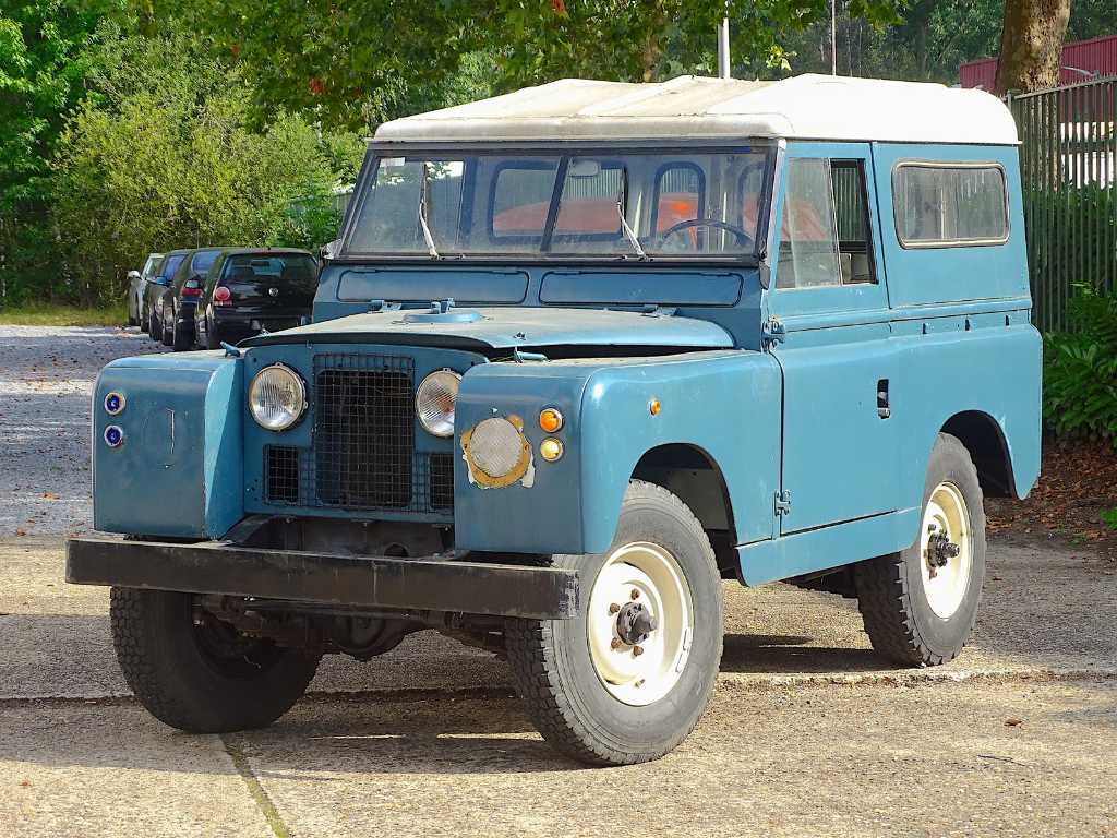 Land Rover Series II A - 88 (essence)