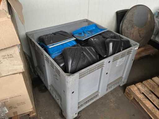 Lot Snow Shovel/Shovel