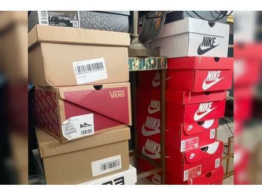 Shoes and sneakers from undeliverable packages - 30 pairs