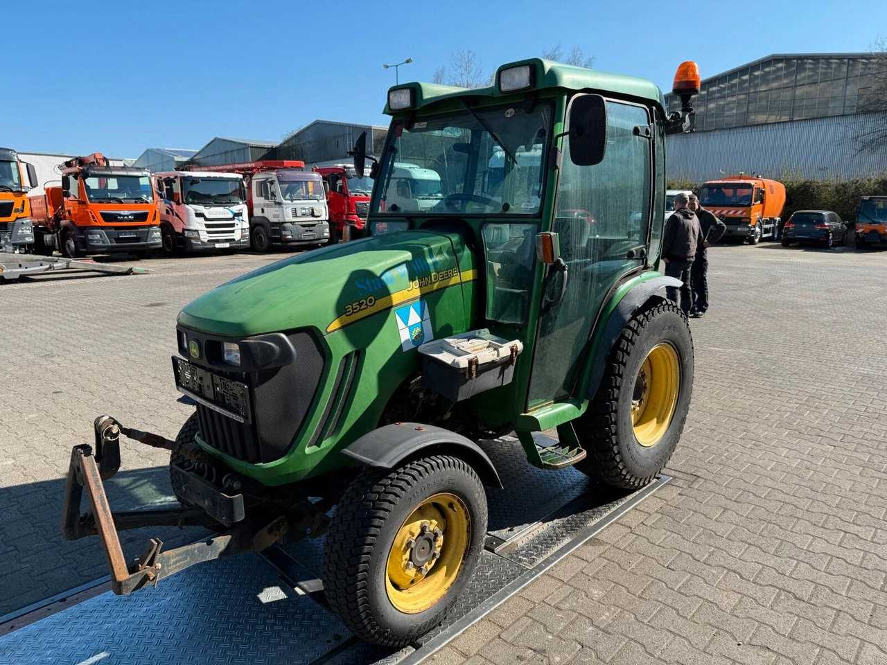 John Deere 3520 Compact Tractor with Front Linkage