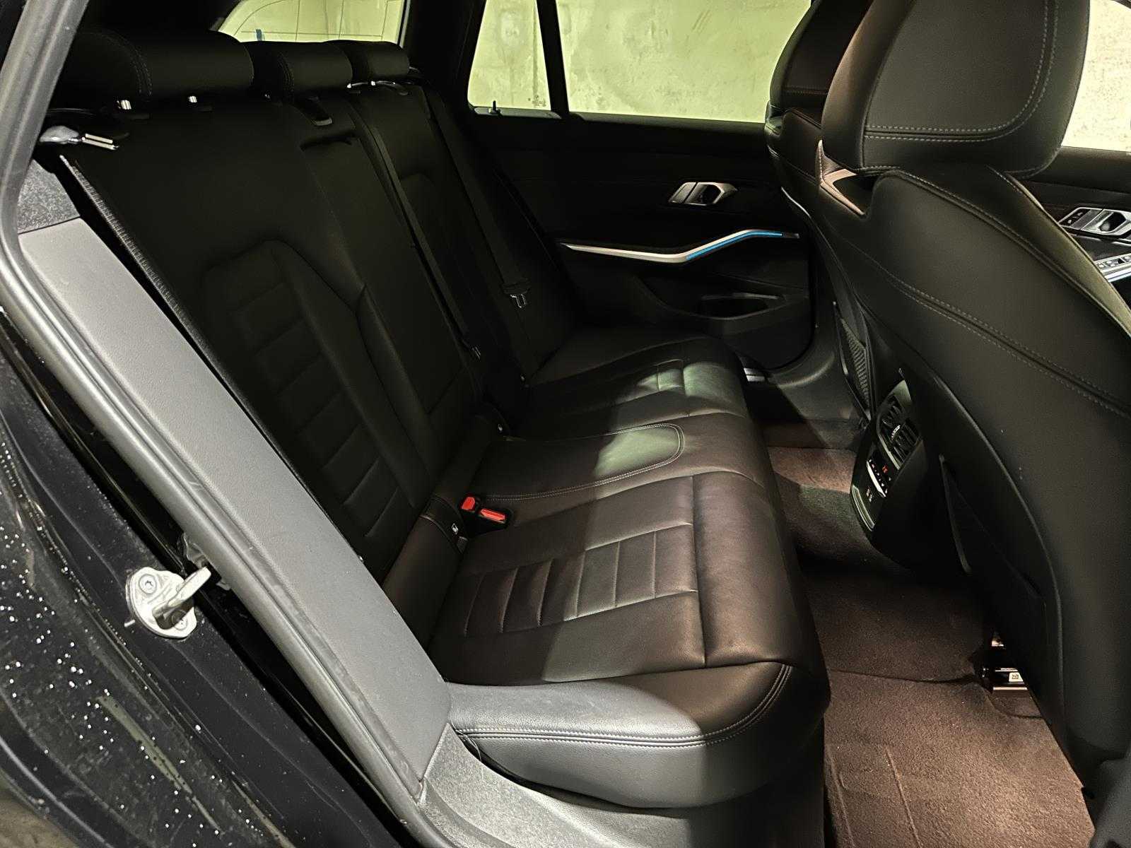 BMW 330e Touring Business Edition Plus 184pk 2021 3-serie (Origineel-NL + 1e Eigenaar) L-480-TL