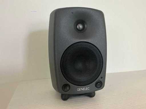 Monitor bi-amplificat Genelec 8030B