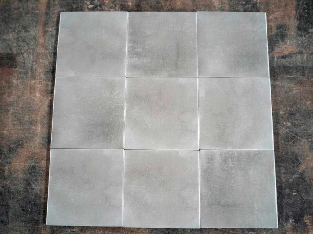 Ceramic tiles 21m²