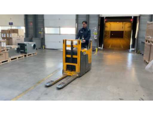 0c408da0-b522-47c3-9d8e-d9aee7313408.mp4